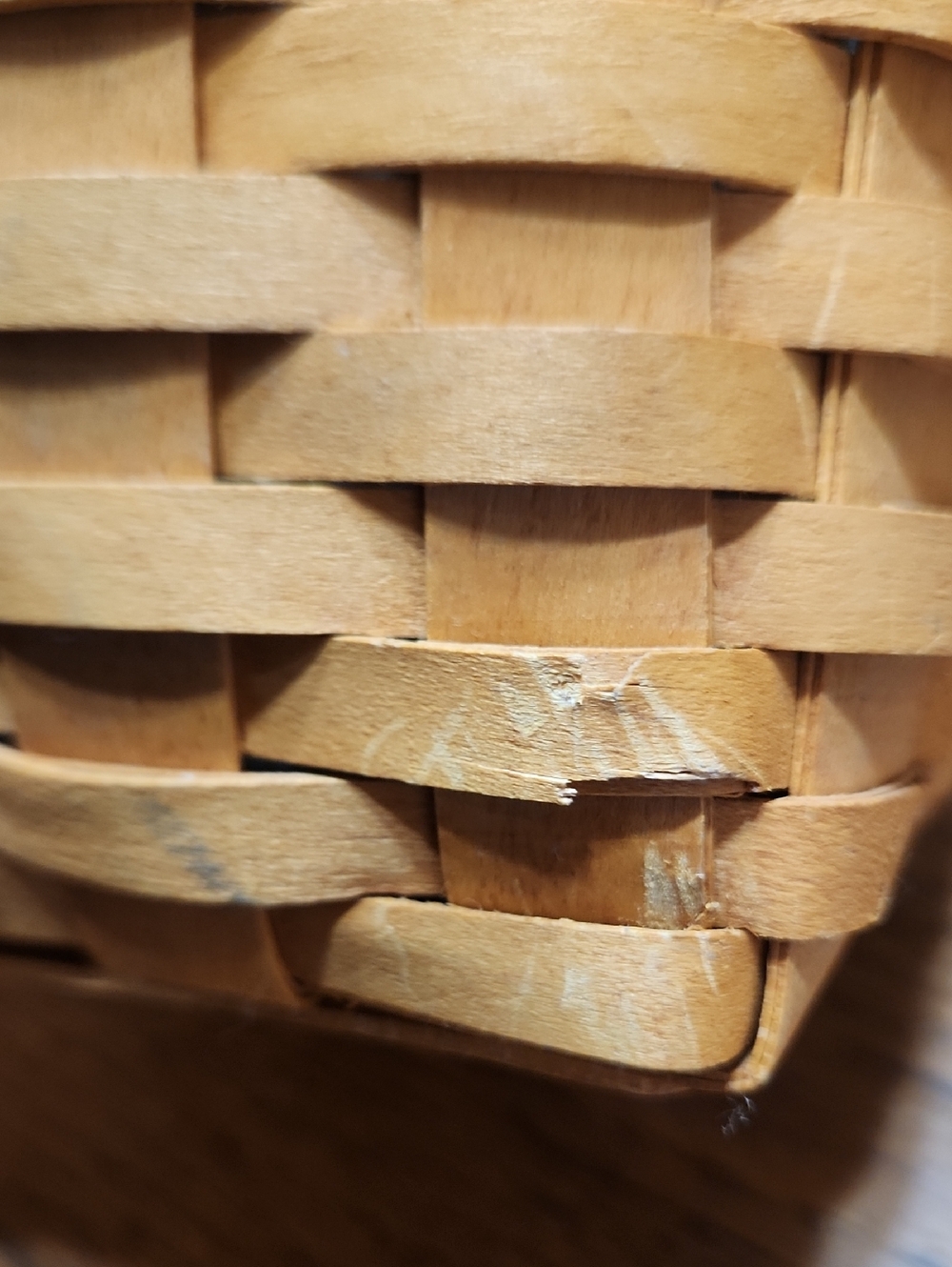 Longaberger Tissue Basket 2000 - Picture 7 of 8